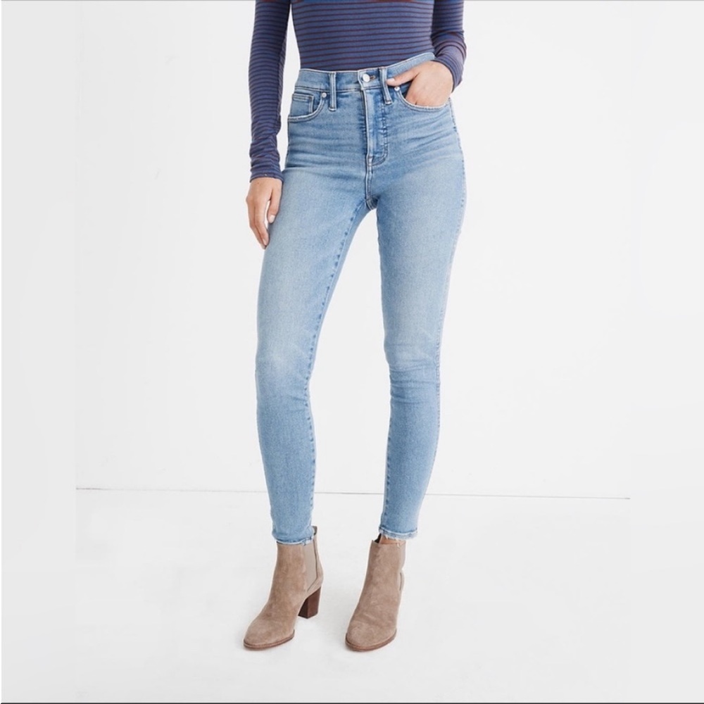 Madewell 9” High Rise Light Wash Skinny Jean. Size 25.